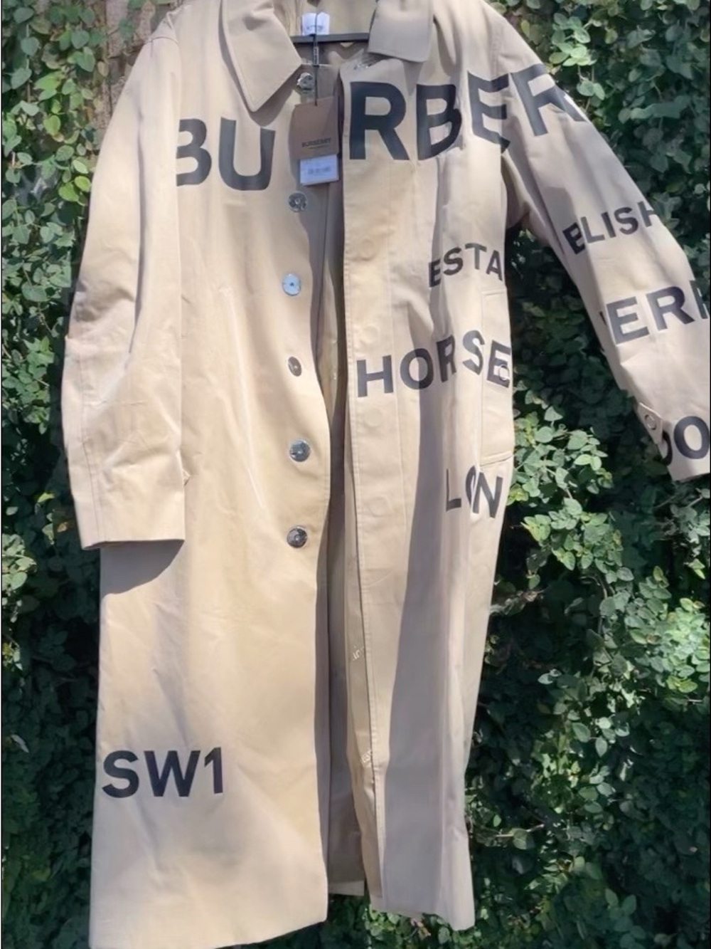 Unisex Burberry Beige Logo Trench Coat - Picture 5 of 9